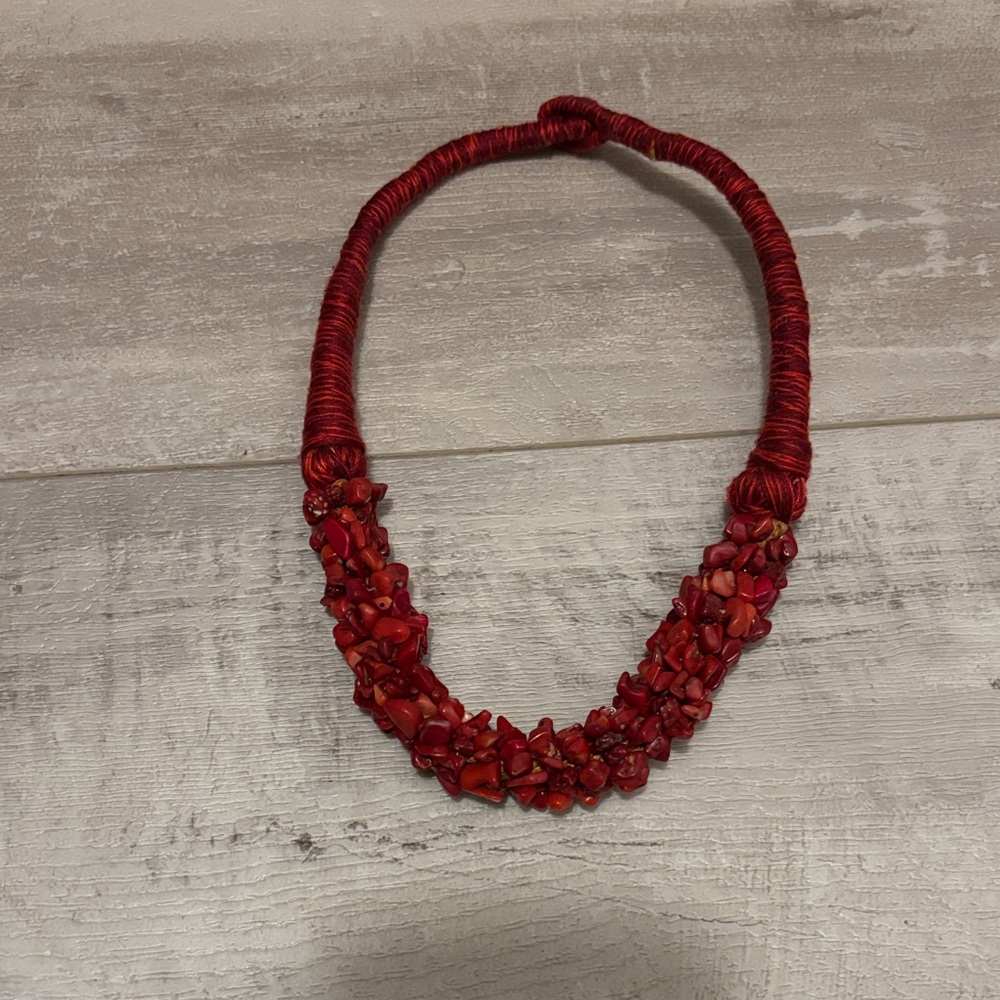 Elegant Red Beaded Necklace - Picture 2 of 2